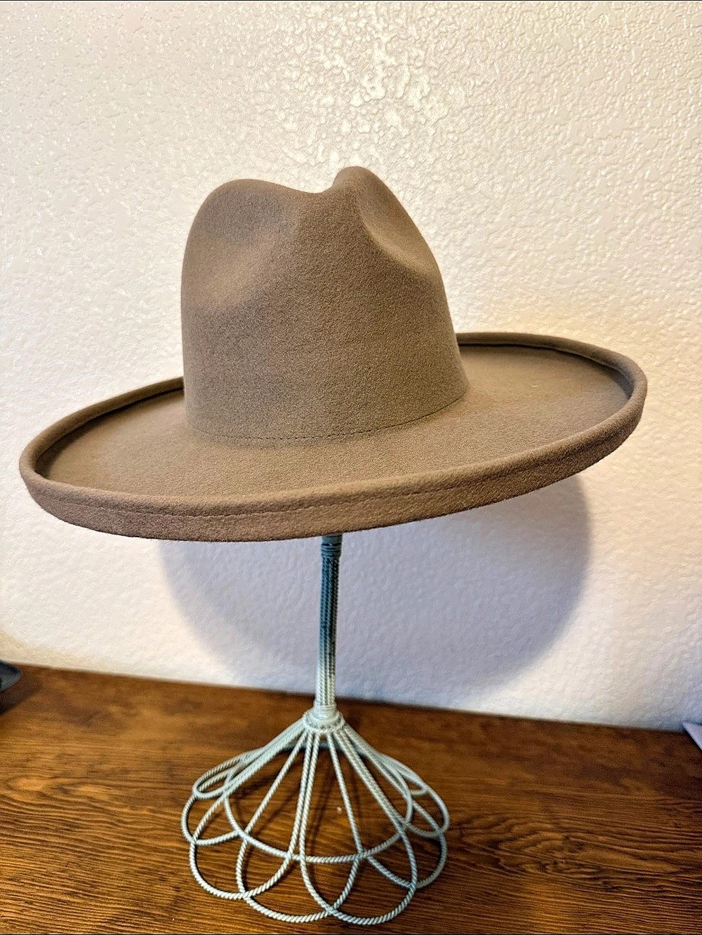 Gigi Pip Maude pencil brim fedora hat, tan sz 57